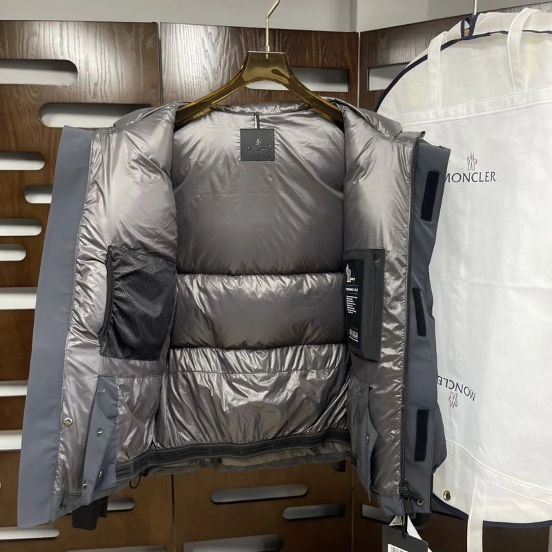 Moncler Down Jackets Refined 143857