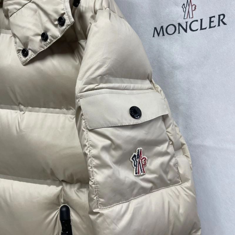 Timeless Moncler Down Jackets 143856