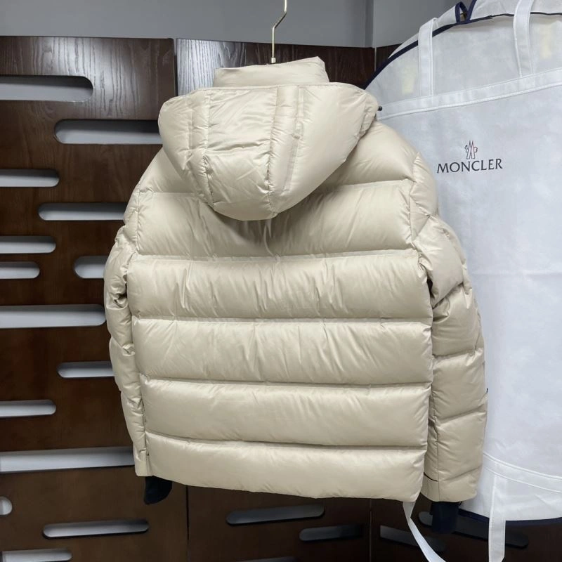 Timeless Moncler Down Jackets 143856