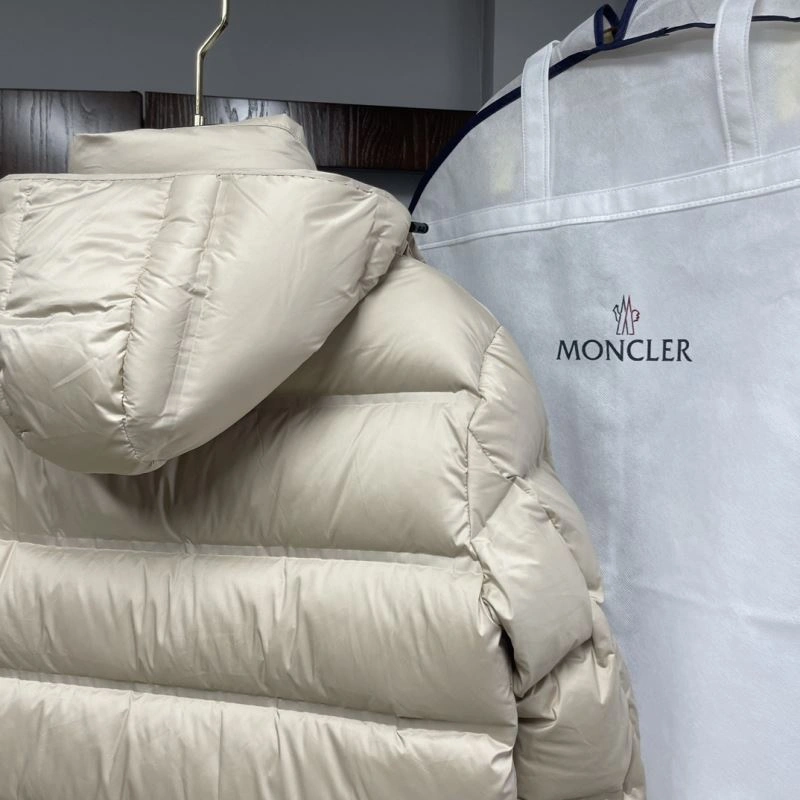 Timeless Moncler Down Jackets 143856
