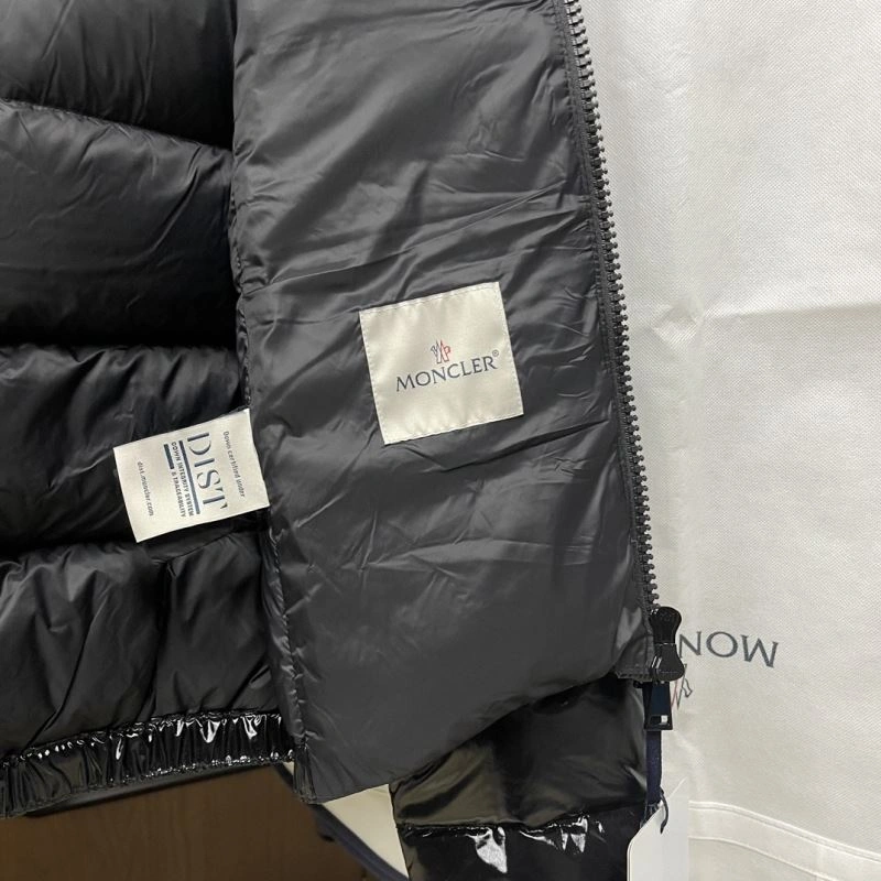Attractive Moncler Down Jackets 143854