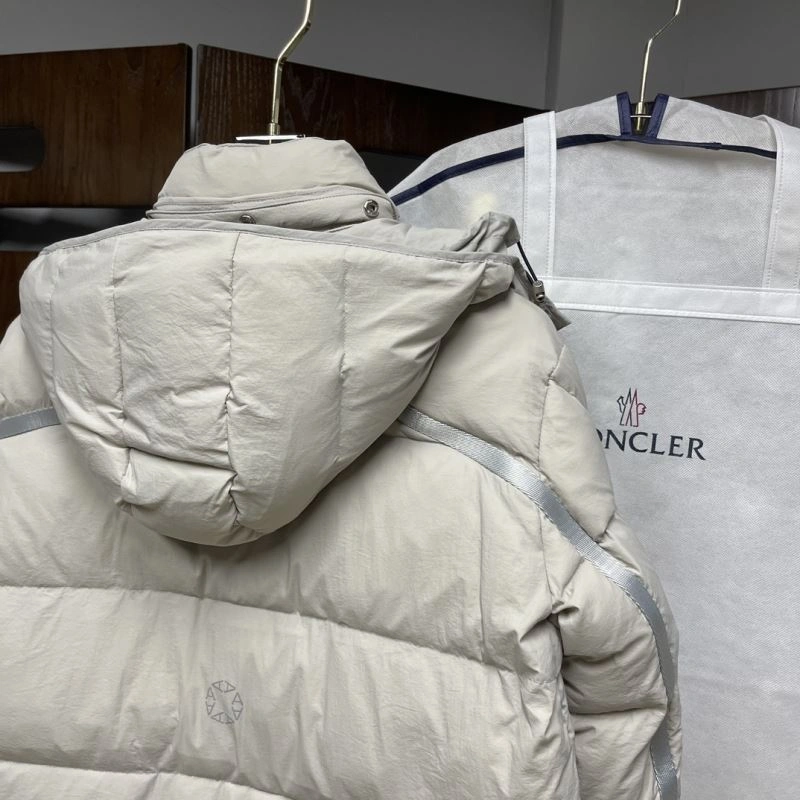 Moncler Down Jackets Supportive 143853