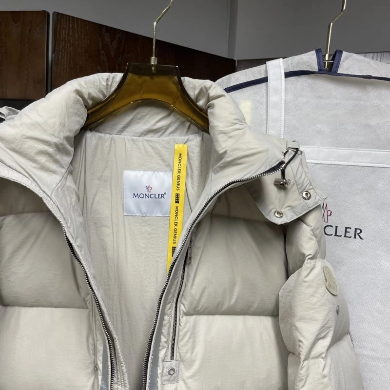Moncler Down Jackets Supportive 143853