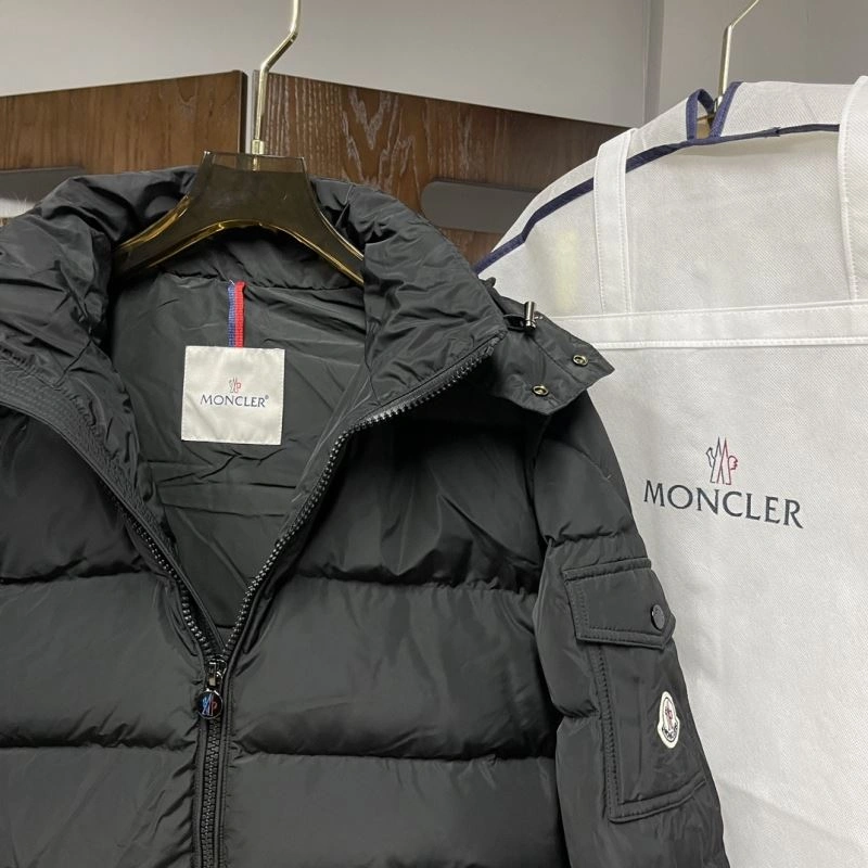 UrbanChic Moncler Down Jackets 143843