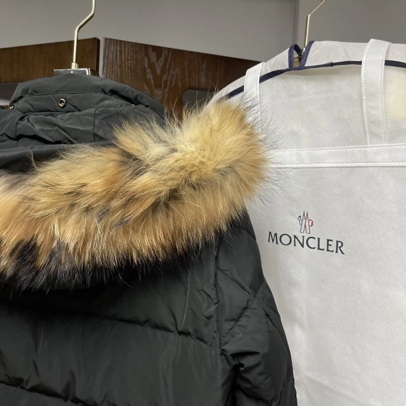 UrbanChic Moncler Down Jackets 143843