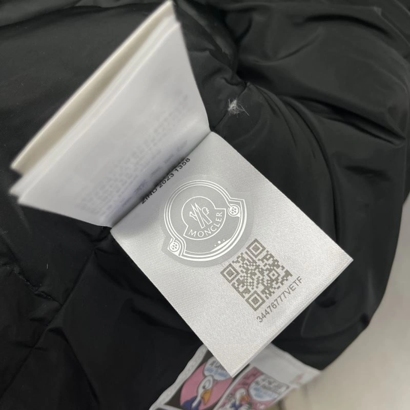 UrbanChic Moncler Down Jackets 143843