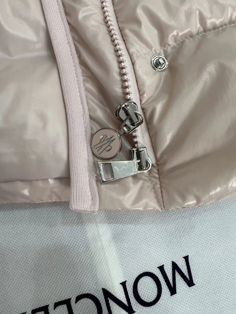 Practical Moncler Down Jackets 143846