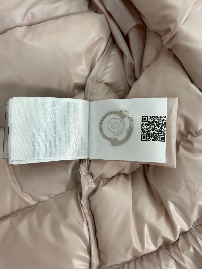 Practical Moncler Down Jackets 143846