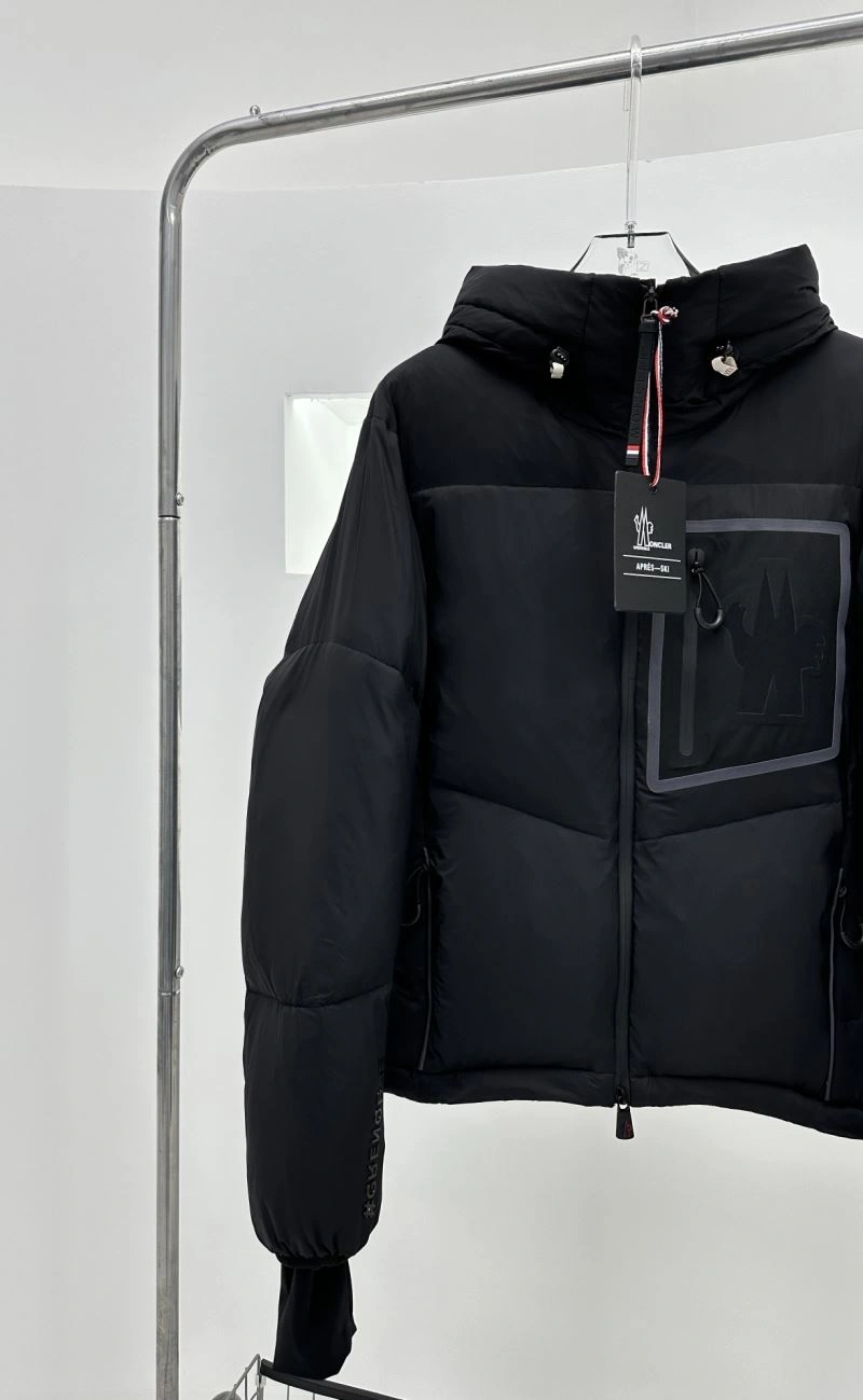 Moncler Down Jackets Sophisticated 143837