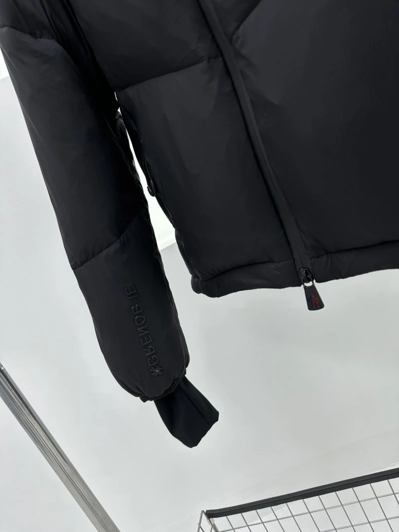 Moncler Down Jackets Sophisticated 143837