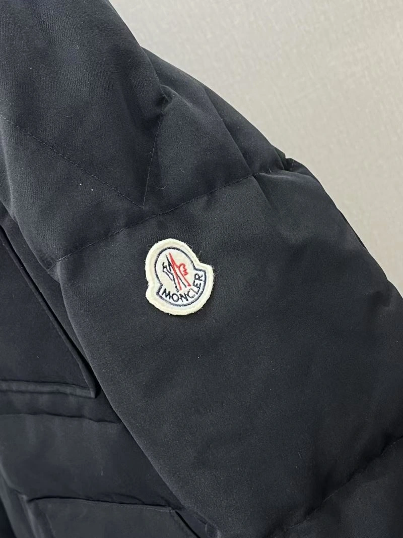 OdorResistant Moncler Down Jackets 143831