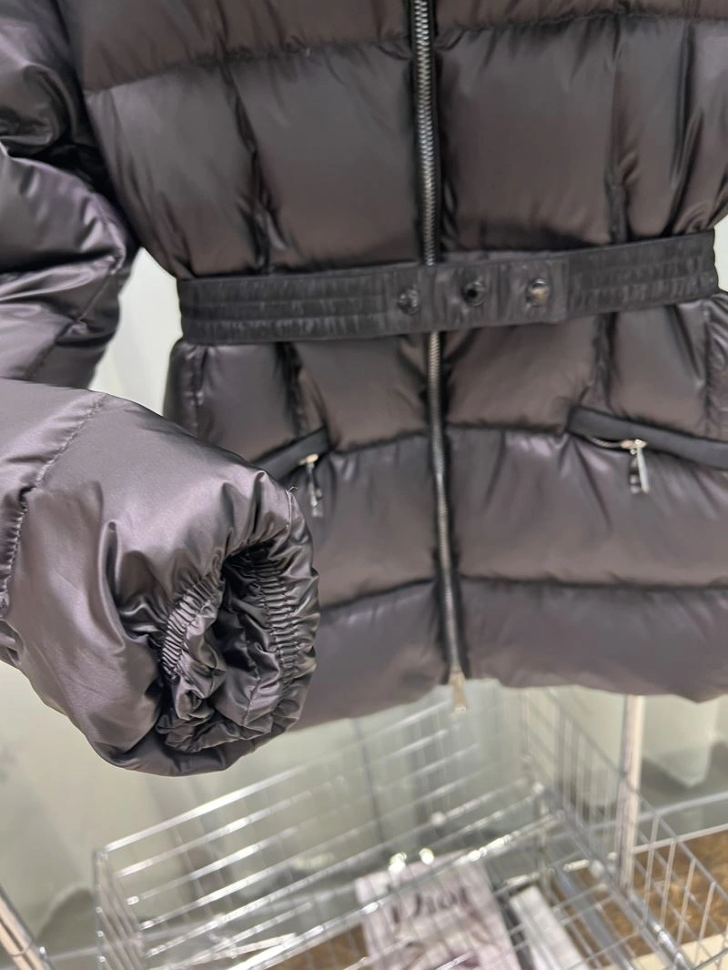Moncler Down Jackets Chic 143821