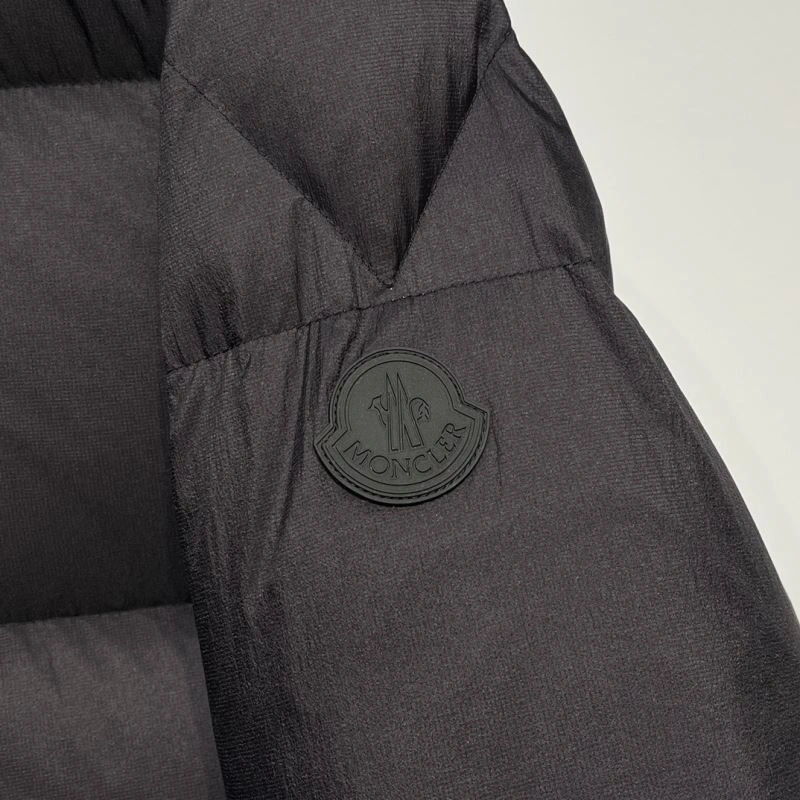 Moncler Down Jackets RelaxedFit 143819