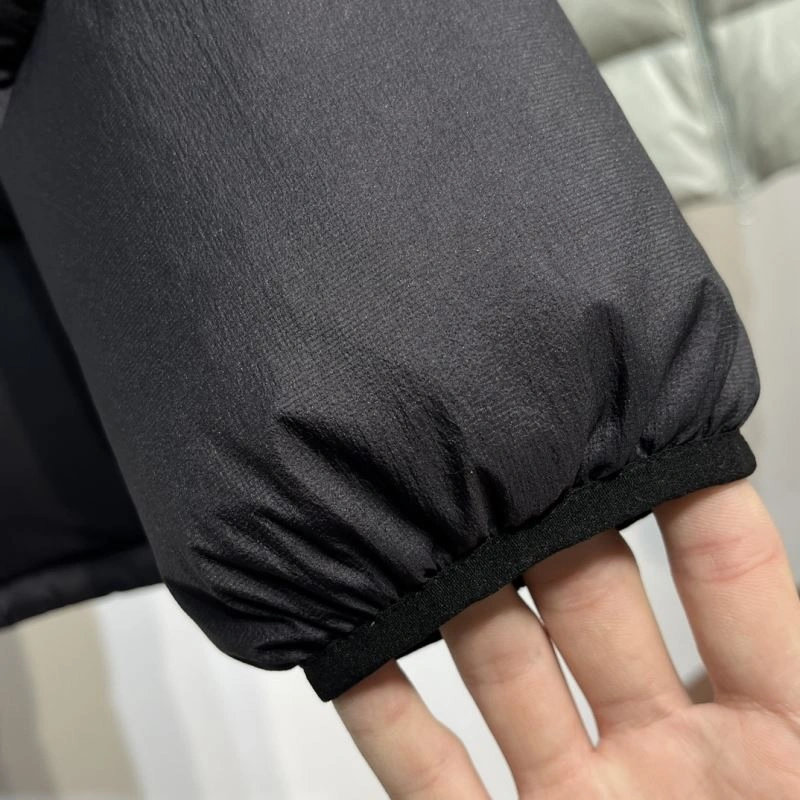 Moncler Down Jackets RelaxedFit 143819