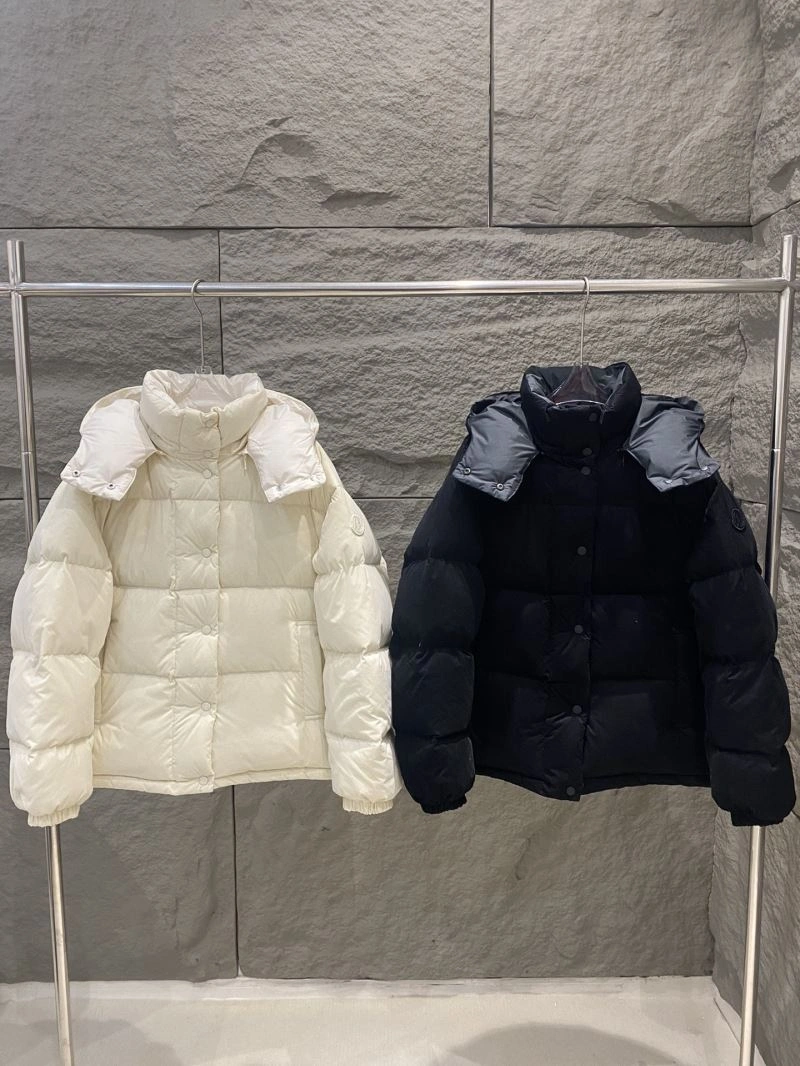 Moncler Down Jackets Sophisticated 143811