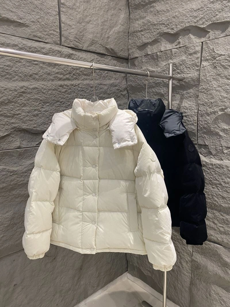 Moncler Down Jackets Sophisticated 143811