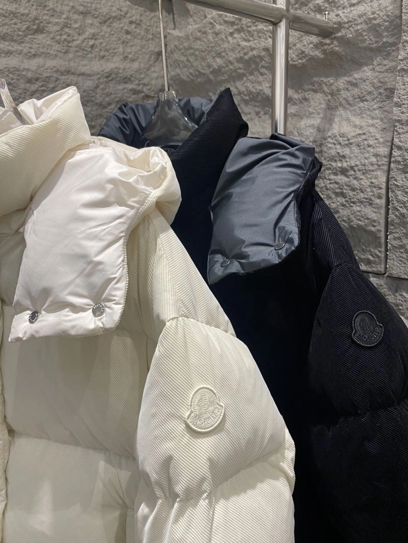 Moncler Down Jackets Sophisticated 143811