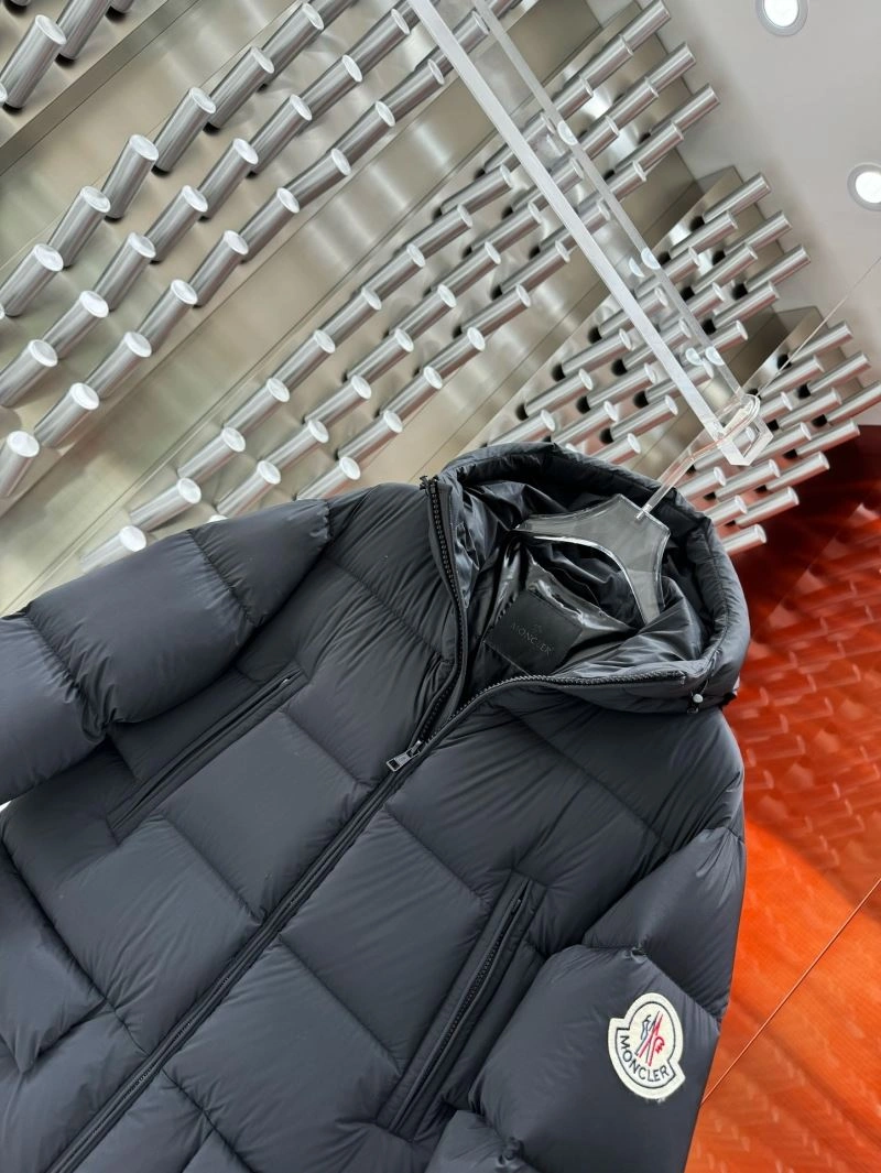 Moncler Down Jackets Chic 143803