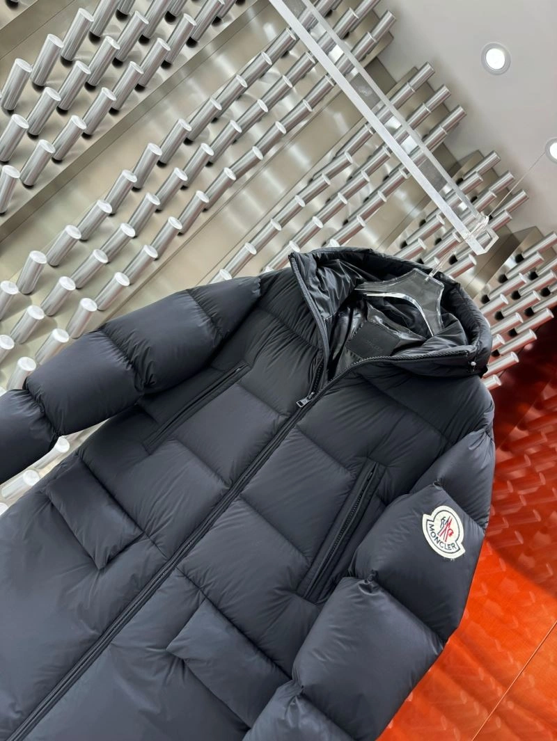 Moncler Down Jackets Chic 143803