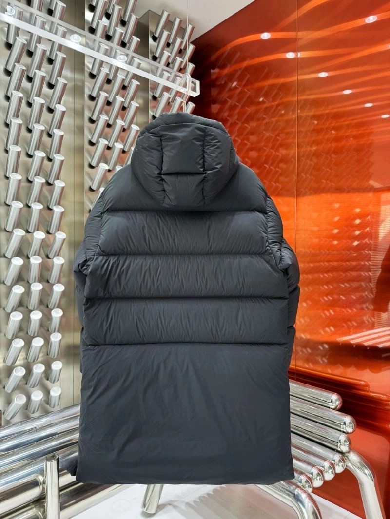 Moncler Down Jackets Chic 143803