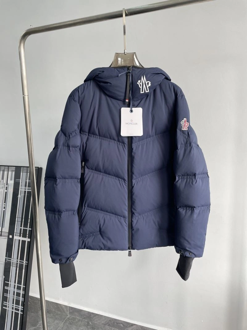 RelaxedFit Moncler Down Jackets 143802