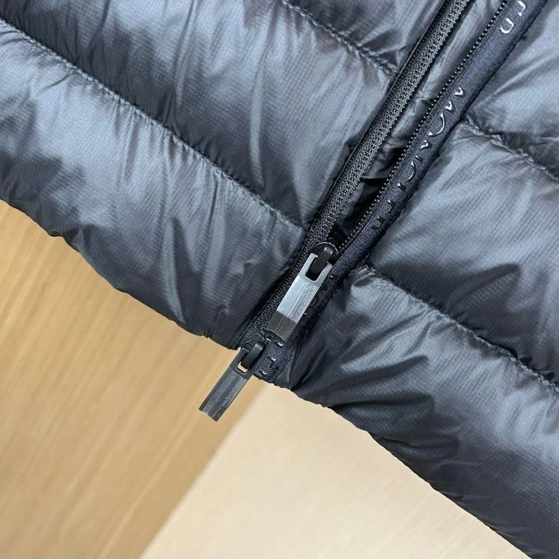 Moncler Down Jackets Stretchable 143779