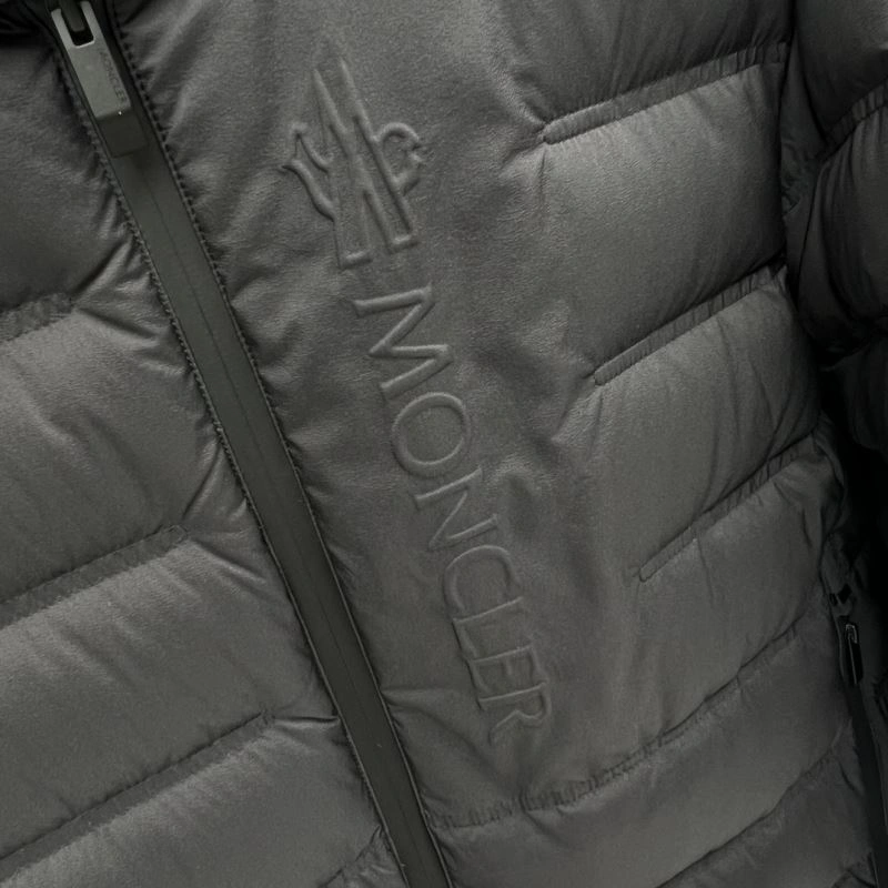 Moncler Down Jackets Tailored 143799