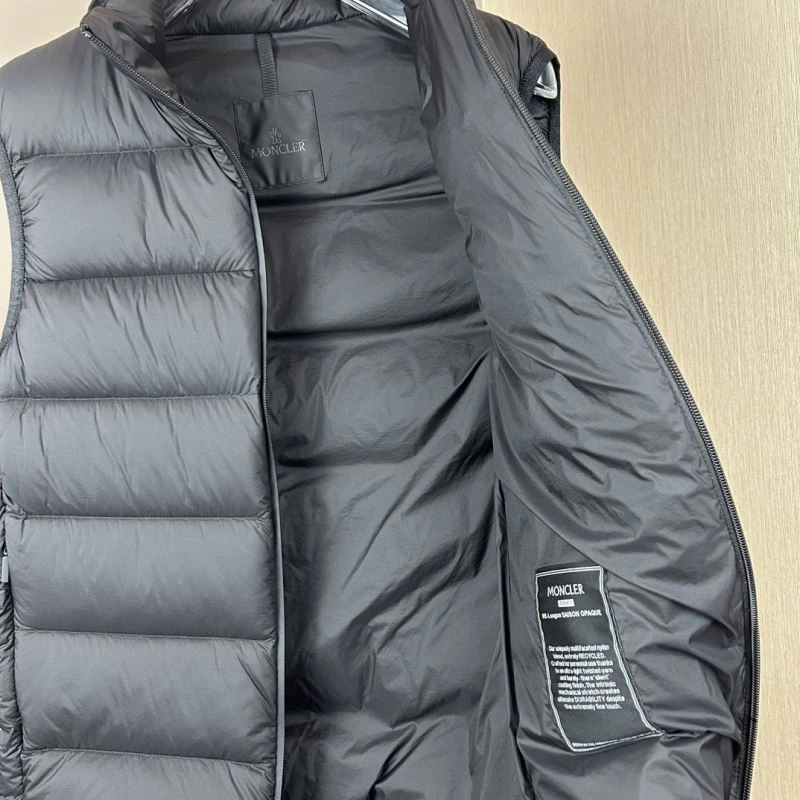 Moncler Down Jackets Durable 143795