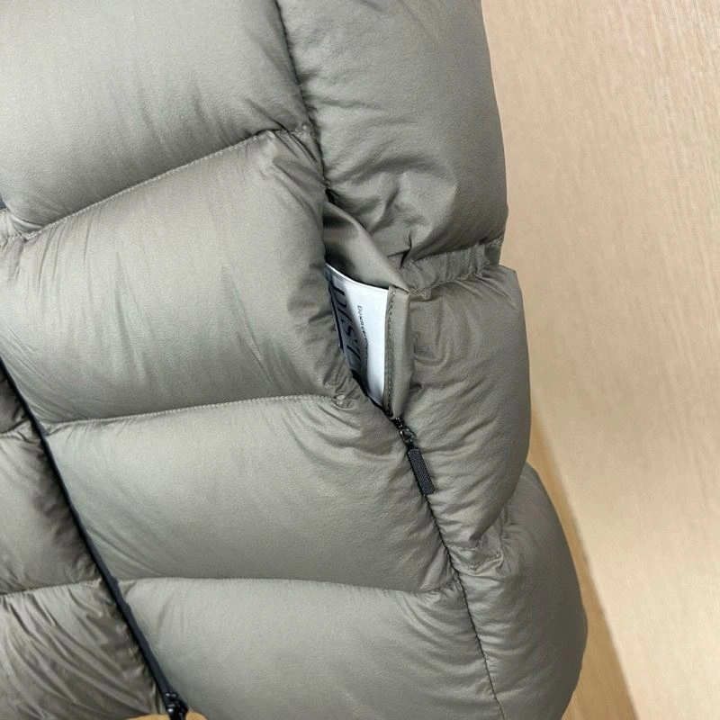 Durable Moncler Down Jackets 143790