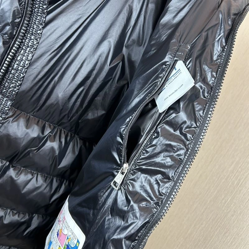 Moncler Down Jackets Compact 143789