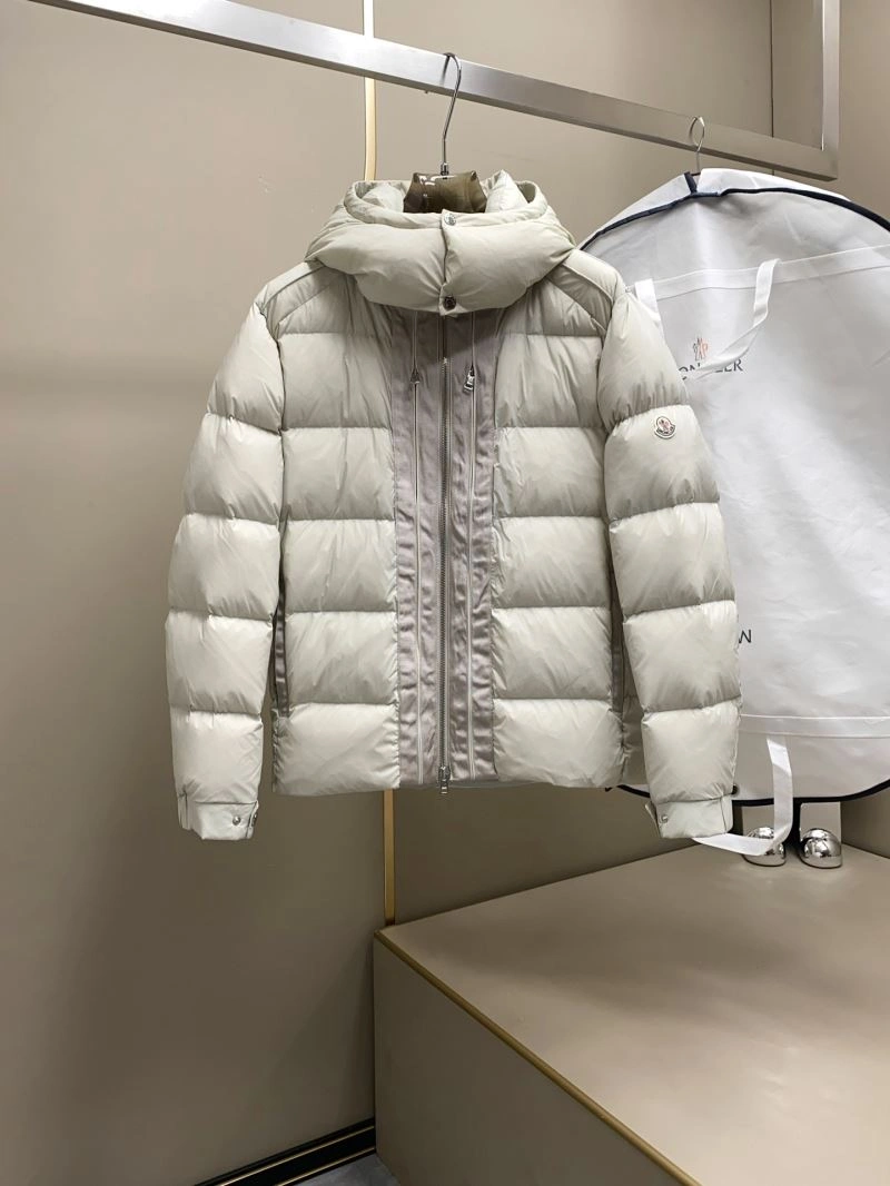Moncler Down Jackets Bold 143815