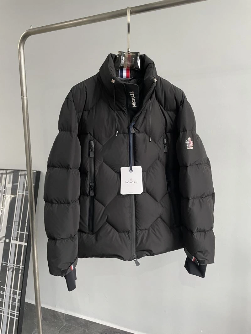 Moncler Down Jackets Neat 143781