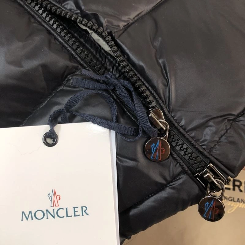 Moncler Down Jackets Stretchable 143773