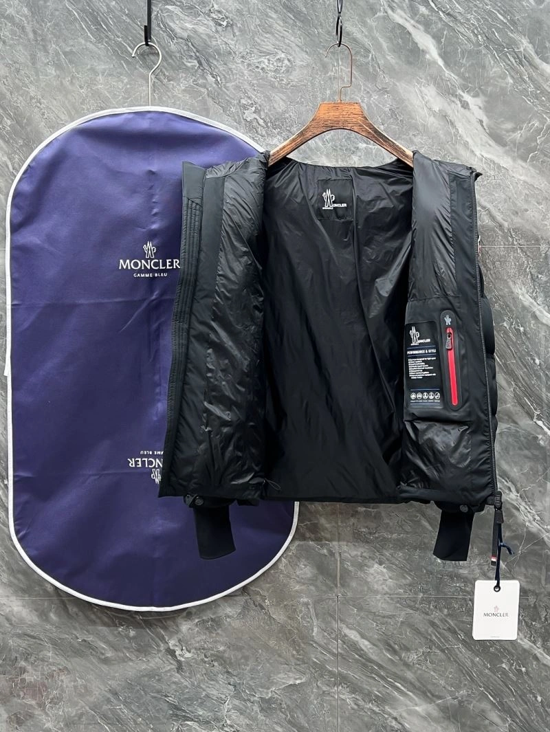 Moncler Down Jackets Cozy 143797