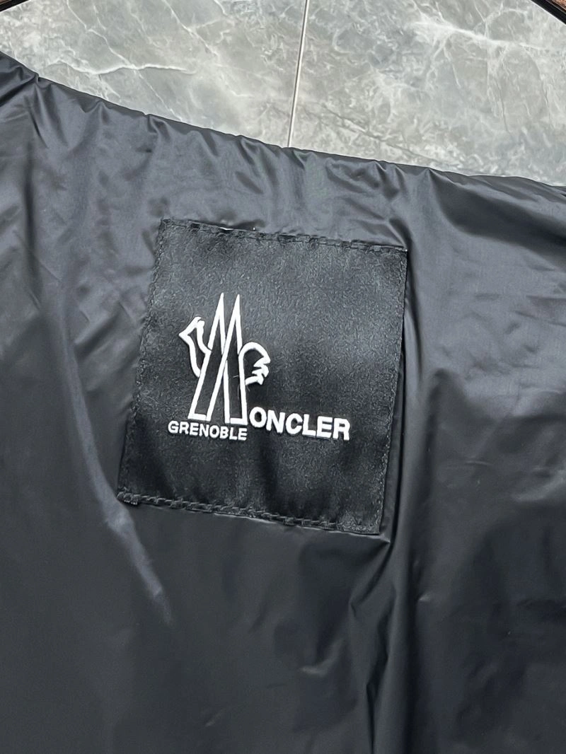 Moncler Down Jackets Cozy 143797