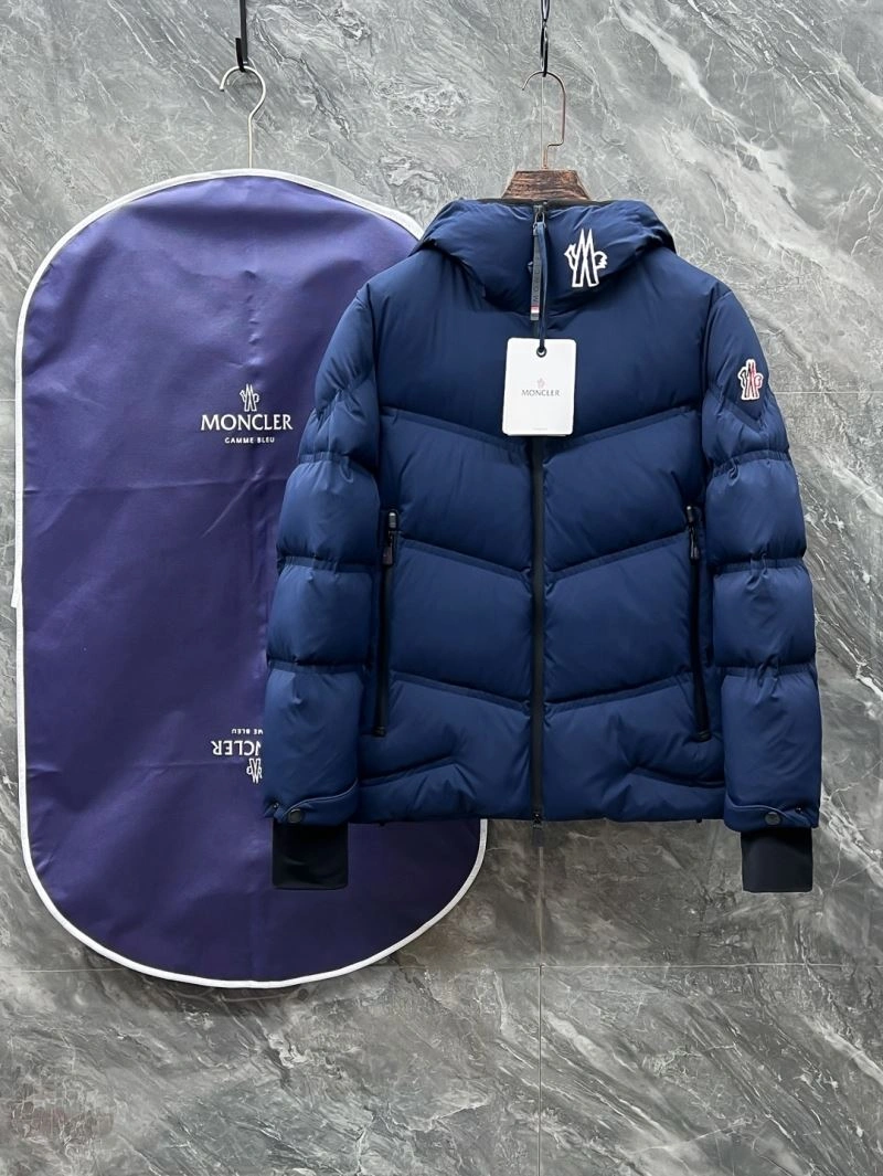 Effortless Moncler Down Jackets 143766