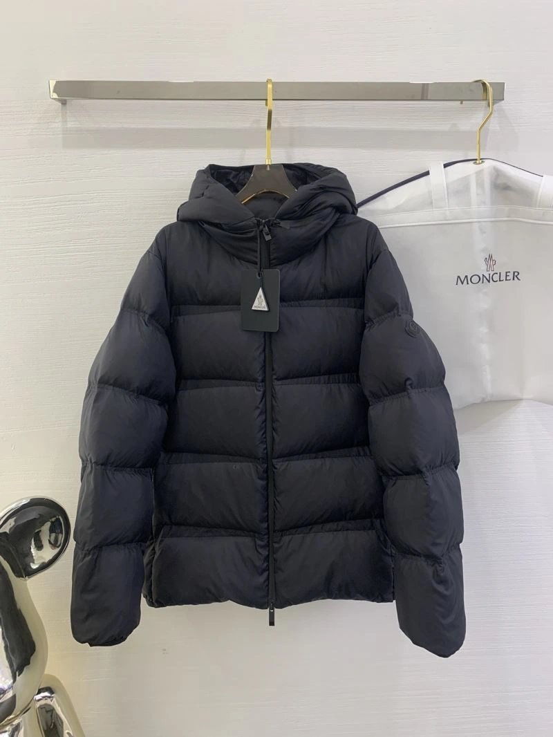 Tailored Moncler Down Jackets 143757