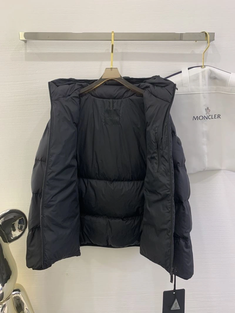 Tailored Moncler Down Jackets 143757