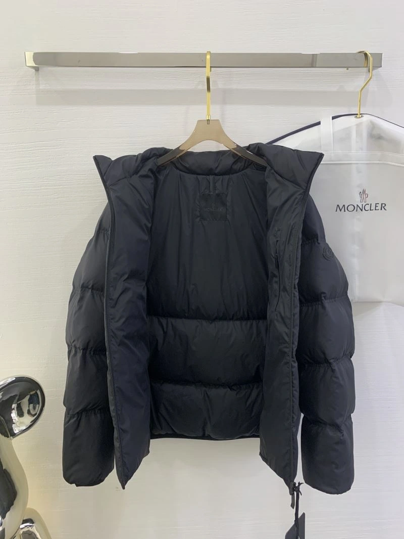 Tailored Moncler Down Jackets 143757