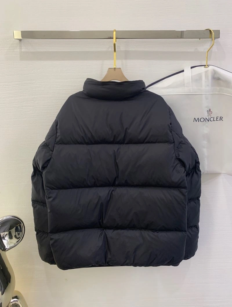 Tailored Moncler Down Jackets 143757