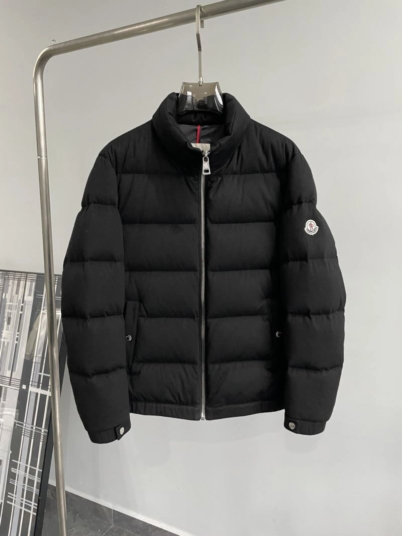 Moncler Down Jackets Sophisticated 143765
