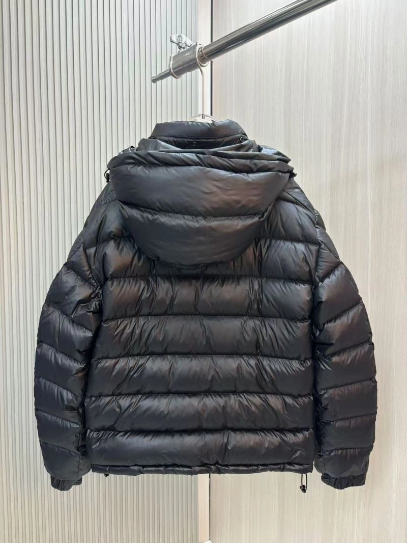 Moncler Down Jackets Durable 143753