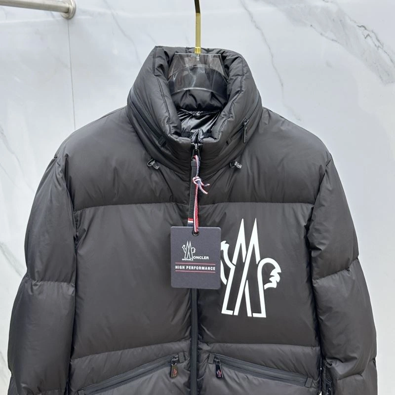 Moncler Down Jackets SmoothTexture 143750
