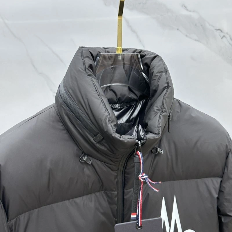 Moncler Down Jackets SmoothTexture 143750