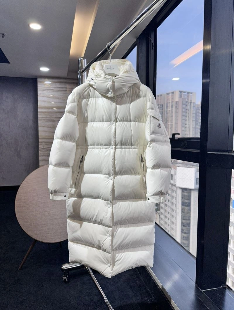 Comfortable Moncler Down Jackets 143742