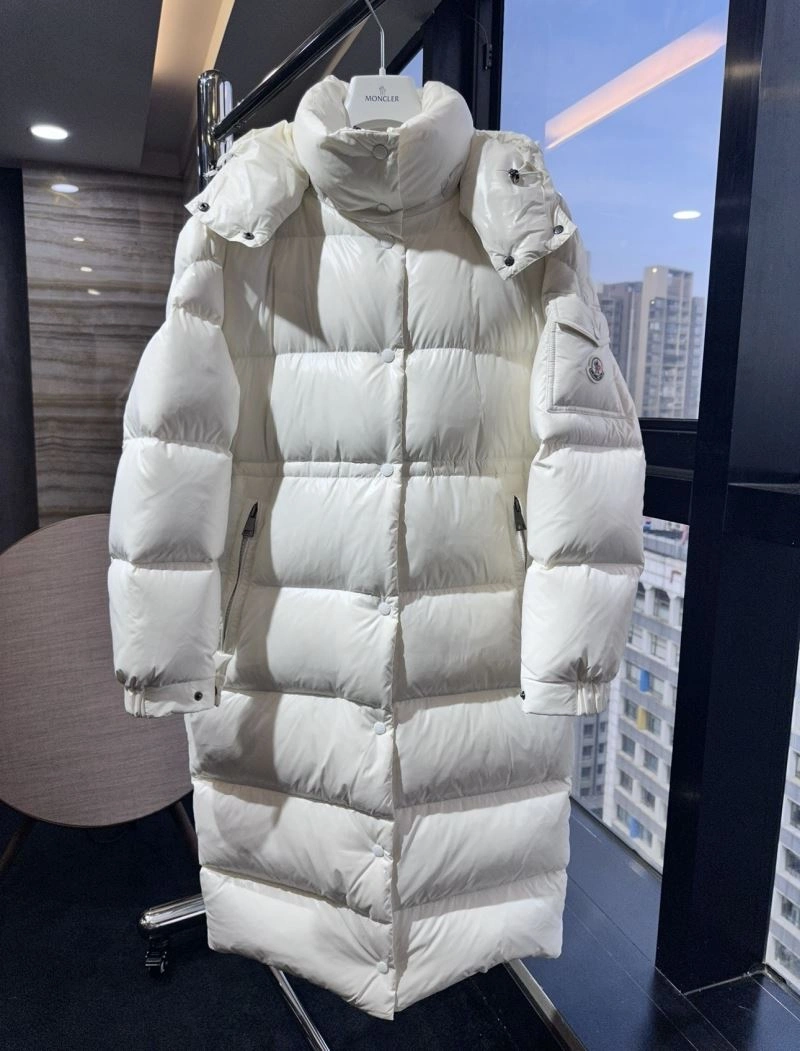 Comfortable Moncler Down Jackets 143742