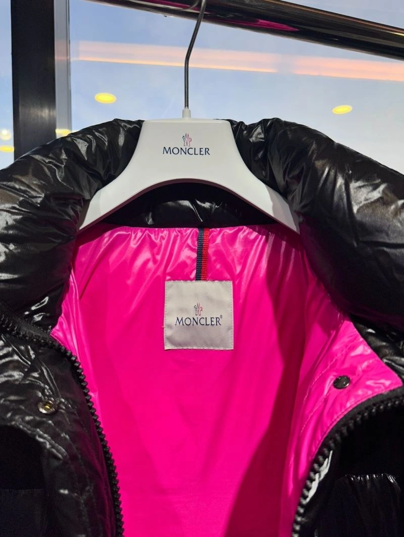 Breathable Moncler Down Jackets 143770