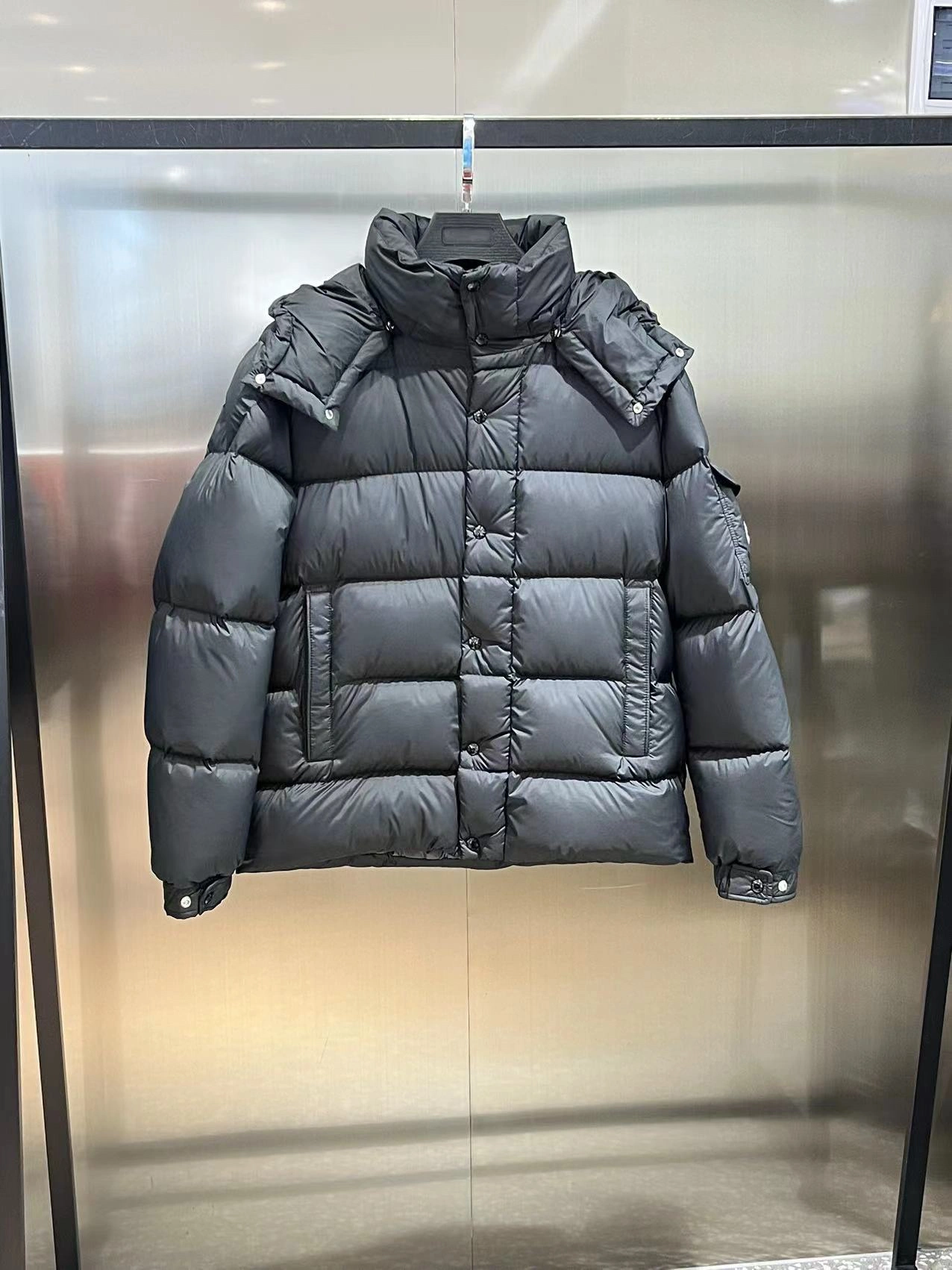 Moncler Down Jackets Popular 145659