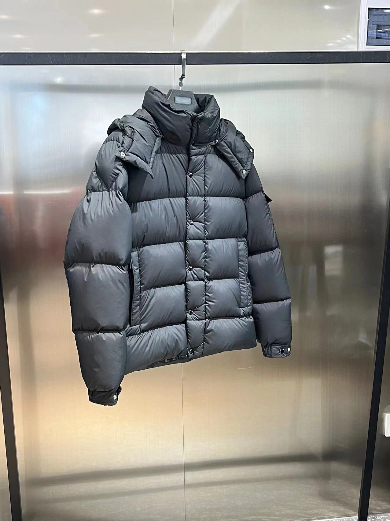 Moncler Down Jackets Popular 145659
