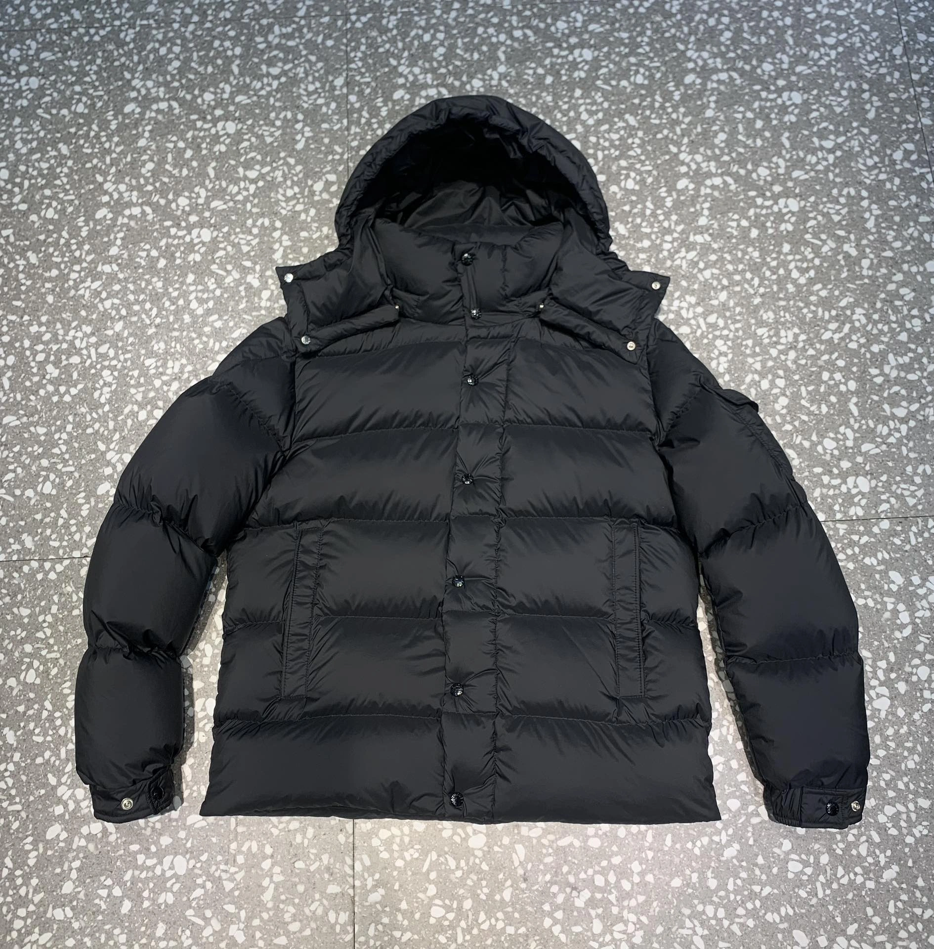 Moncler Down Jackets Popular 145659